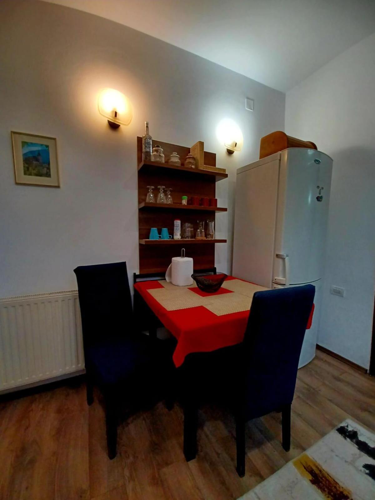 Lovely Central Apartment Brasov Luaran gambar